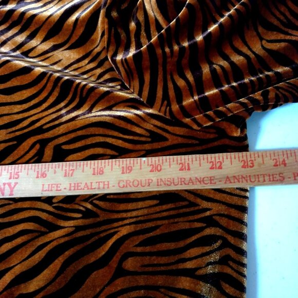 Susan Graver Sweatshirt Shirt XL Brown Velour Tiger Cat Animal Print Full Zip Up - Picture 8 of 12